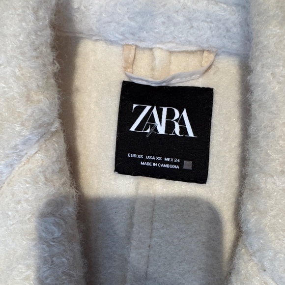 Zara Oversized Boucle Coat - Picture 3 of 9